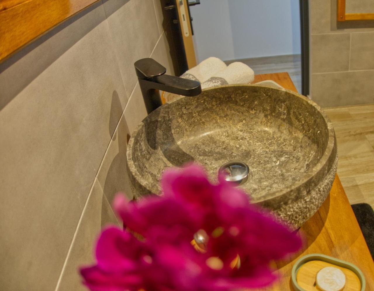 Ka Hema - Maison Entiere Avec Jacuzzi Et Vue Sur Mer Saint-Joseph Exterior foto